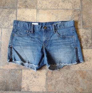 Gap 1969 Oceanside raw hem denim shorts size 2